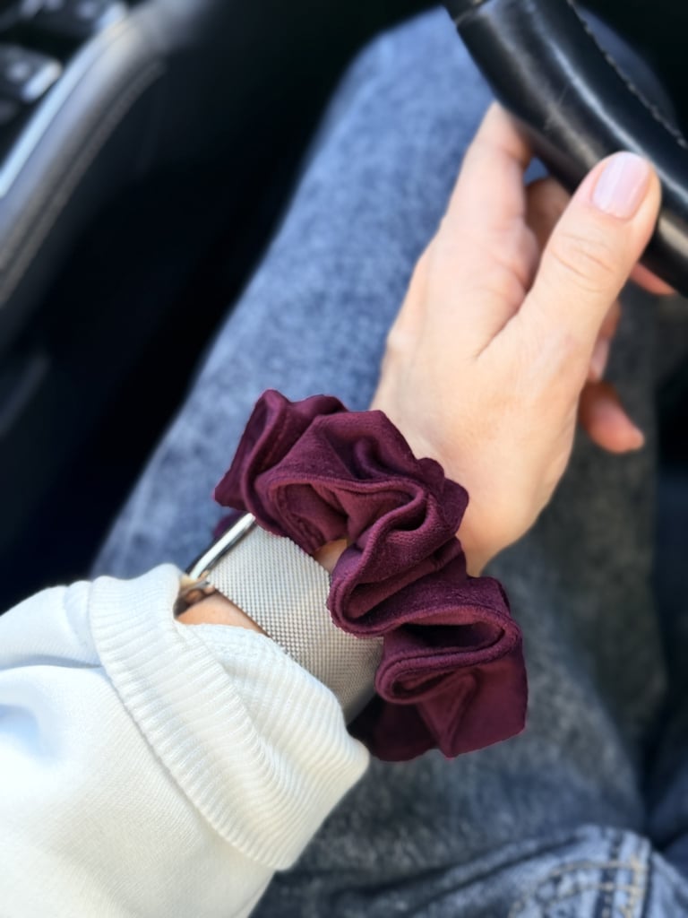 Gumka scrunchie do włosów welurowa śliwkowa